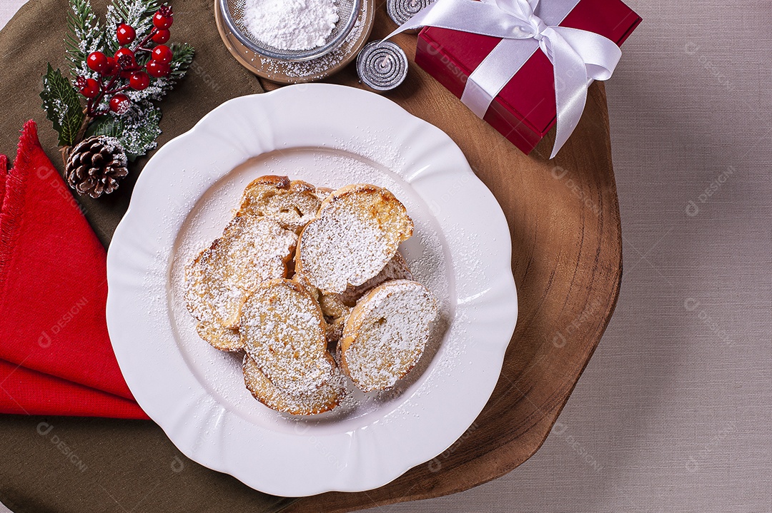 Sobremesa típica de Natal chamada Rabanadas. Torrada francesa