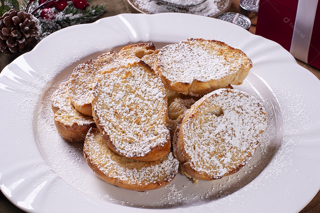 Sobremesa típica de Natal chamada Rabanadas. Torrada francesa