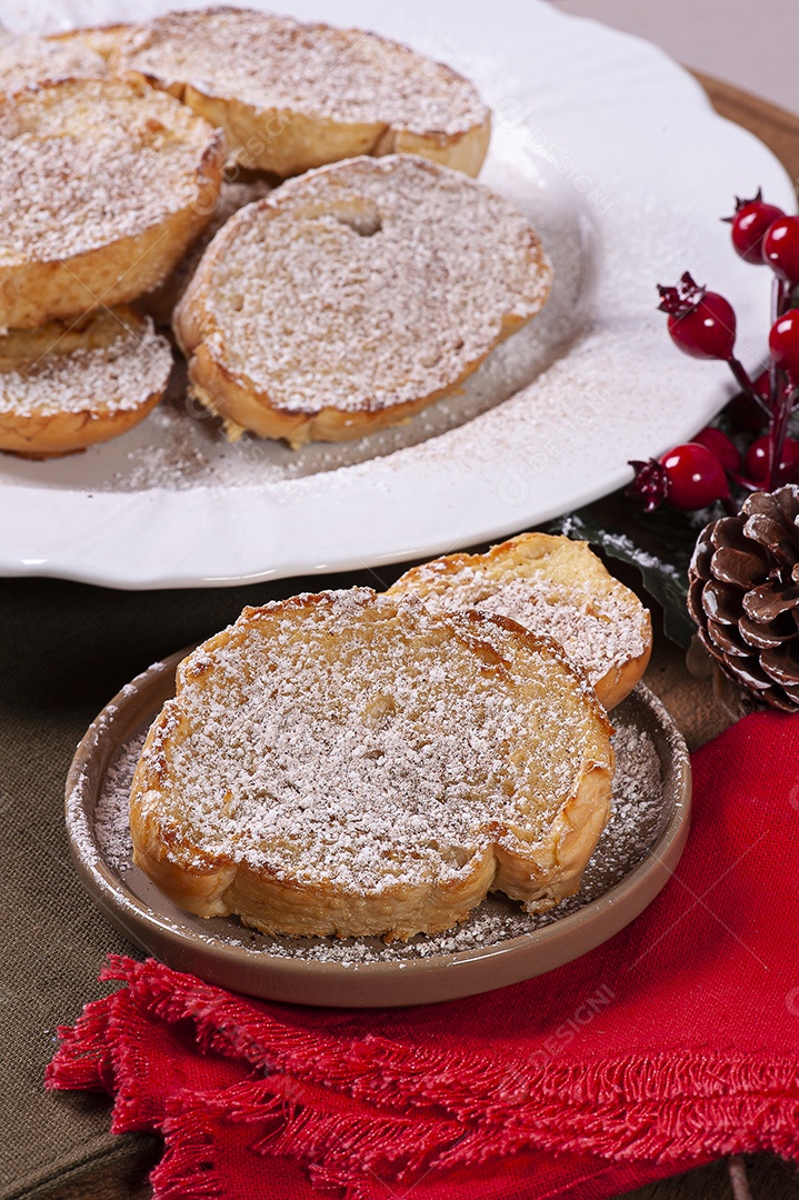 Sobremesa típica de Natal chamada Rabanadas. Torrada francesa