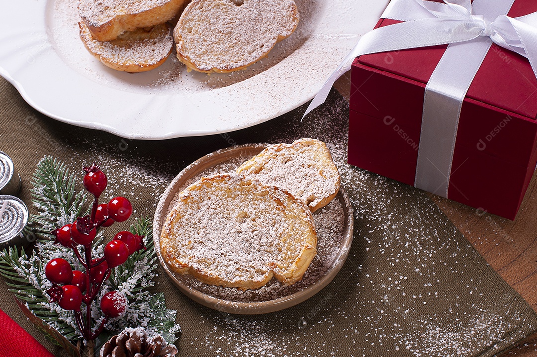 Sobremesa típica de Natal chamada Rabanadas. Torrada francesa