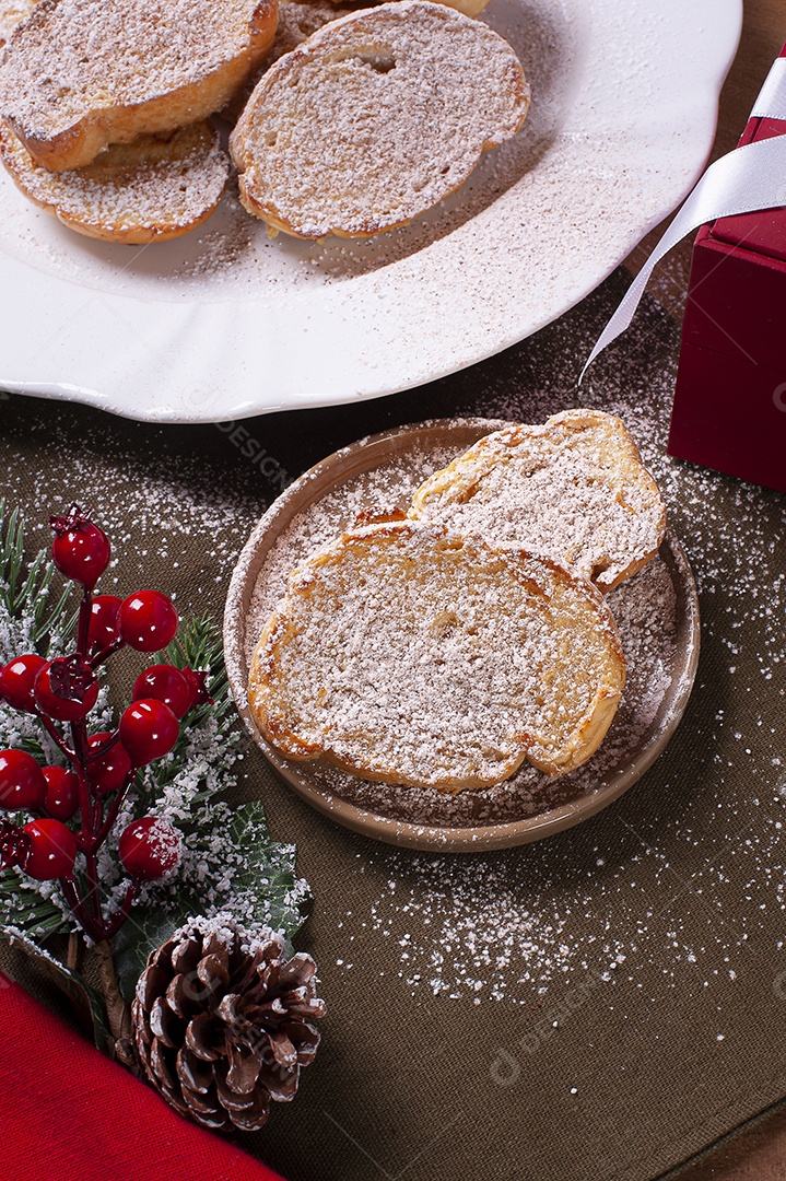 Sobremesa típica de Natal chamada Rabanadas. Torrada francesa