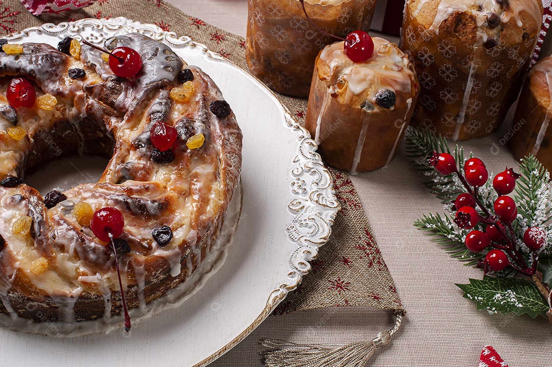 Delicioso pão de Natal e panetone caseiro