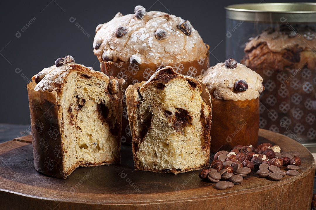 Delicioso panetone caseiro com fermentação natural. Recheio de chocolate e avelã