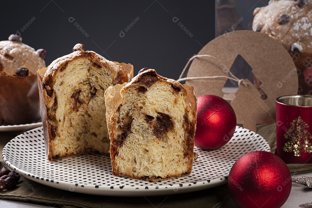 Panetone artesanal de fermentação natural, com chocolate