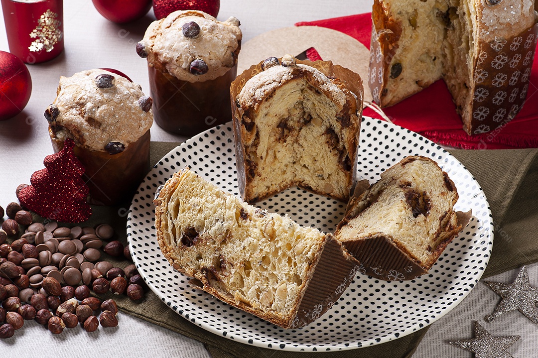 Panetone artesanal de fermentação natural, com chocolate