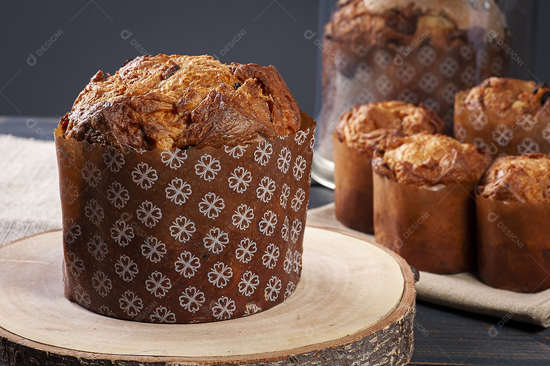 Delicioso panetone caseiro com fermentação natural e frutas secas