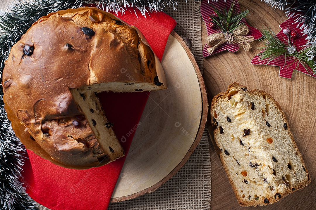 Panettone. Bolo de frutas típico servido no Natal.