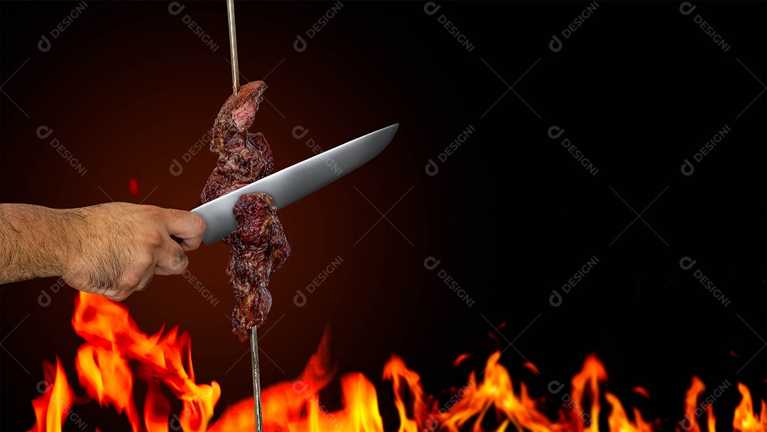 Churrasco brasileiro, carne de churrasco tradicional no espeto