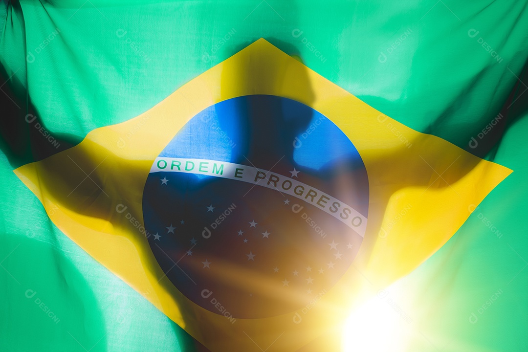 Poder Brasileiro - Silhueta na Bandeira Brasileira Conceito Força Brasileira
