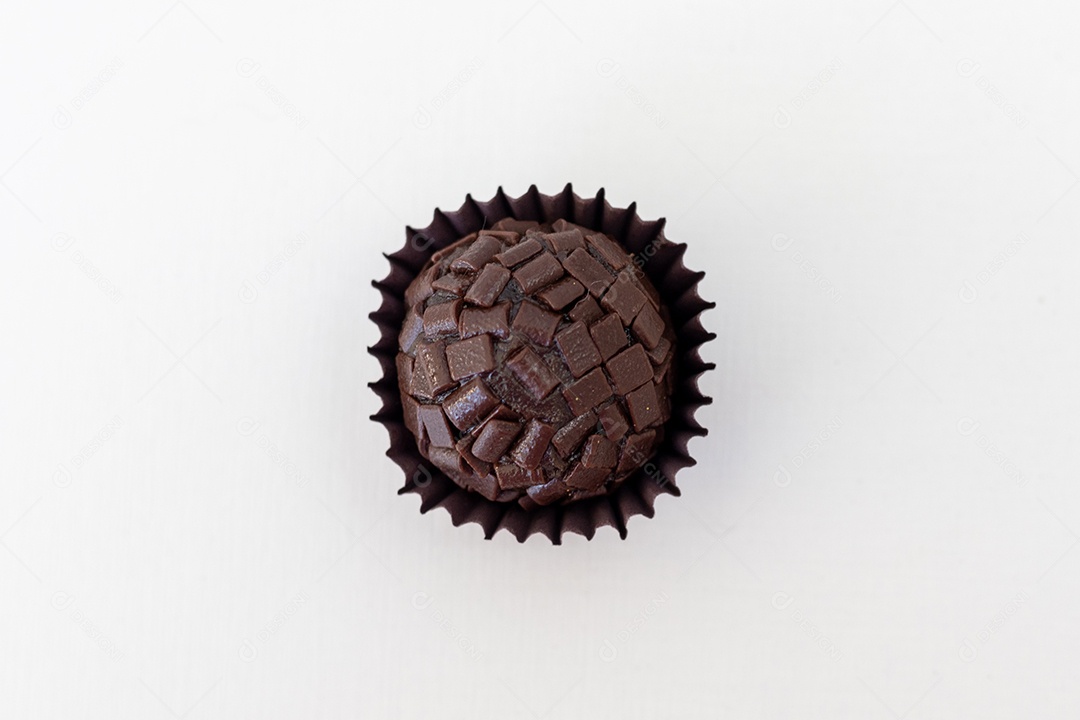 Brigadeiro brasileiro em fundo branco