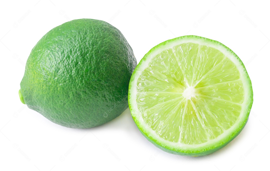 Único limão verde fresco inteiro com metade isolado em backg branco