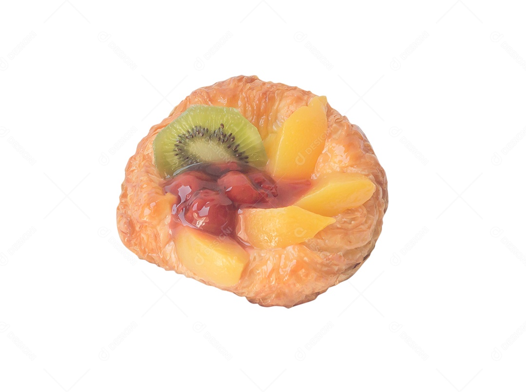 Pastelaria dinamarquesa com frutas no topo isolada