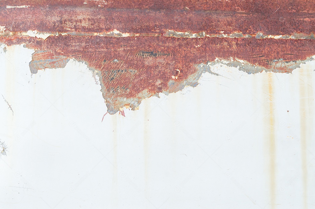 Branco velho muda para folha de ferro marrom enferrujada