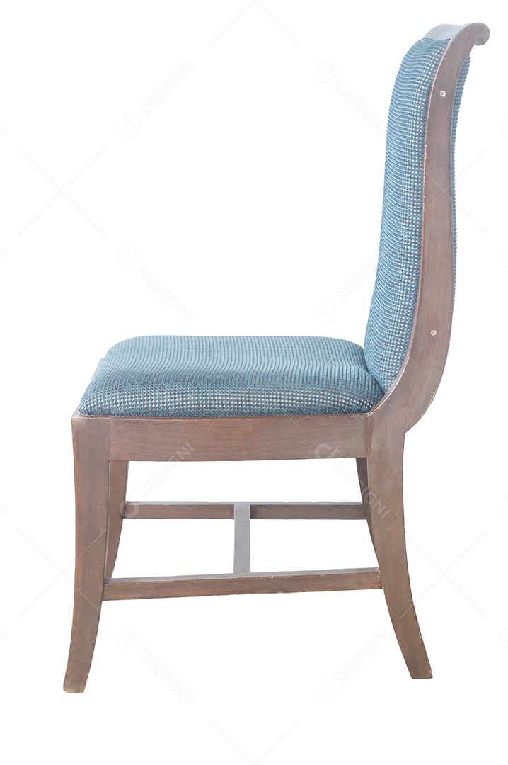 Cadeira de madeira luxuosa única servida para hóspedes em hotel isolado