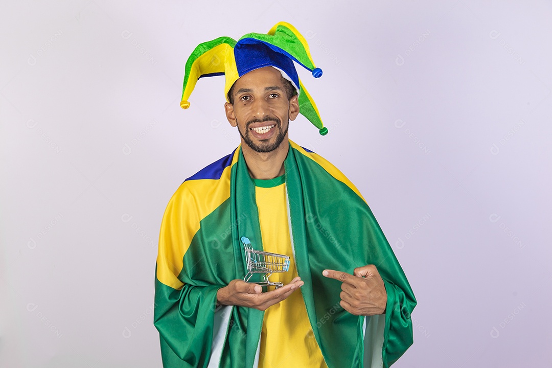 Homem jovem torcedor usando camiseta de time brasileiro seleção brasileira