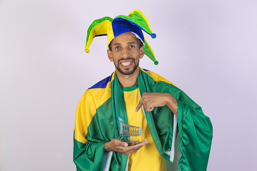 Homem jovem torcedor usando camiseta de time brasileiro seleção brasileira