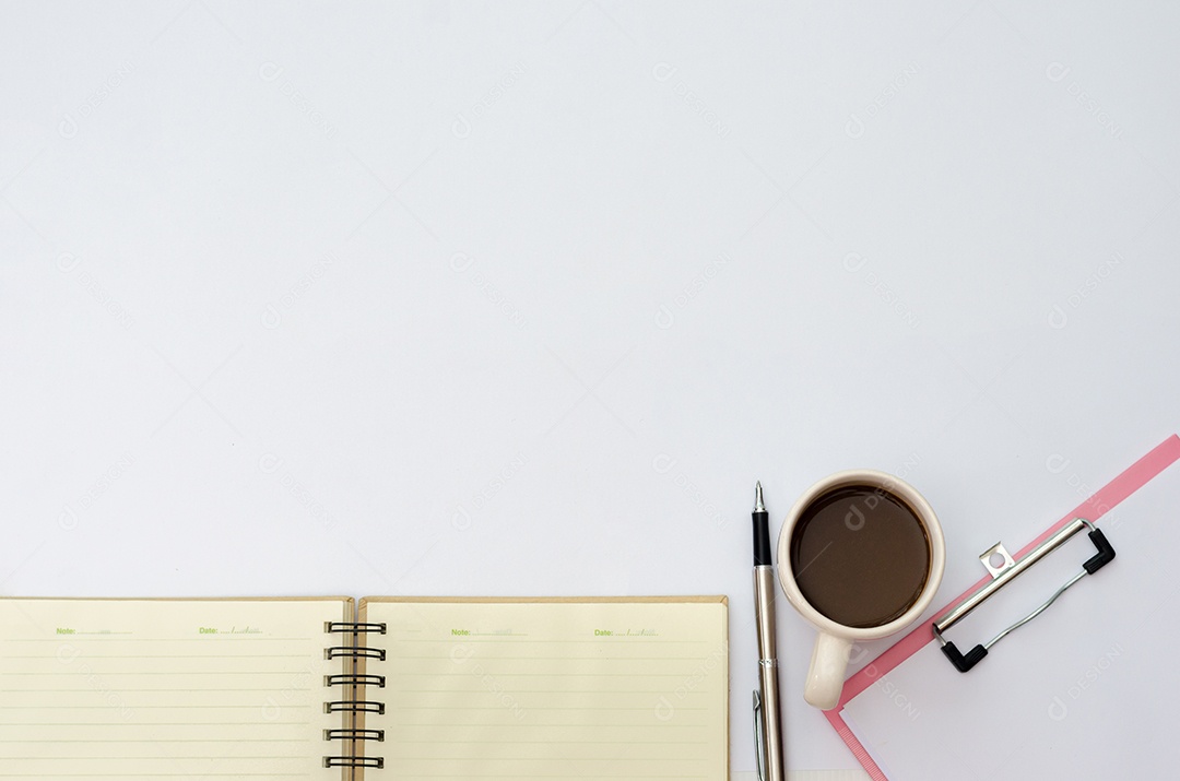 Espaço na mesa Área espaço de trabalho maquete xícaras de café lanche doces