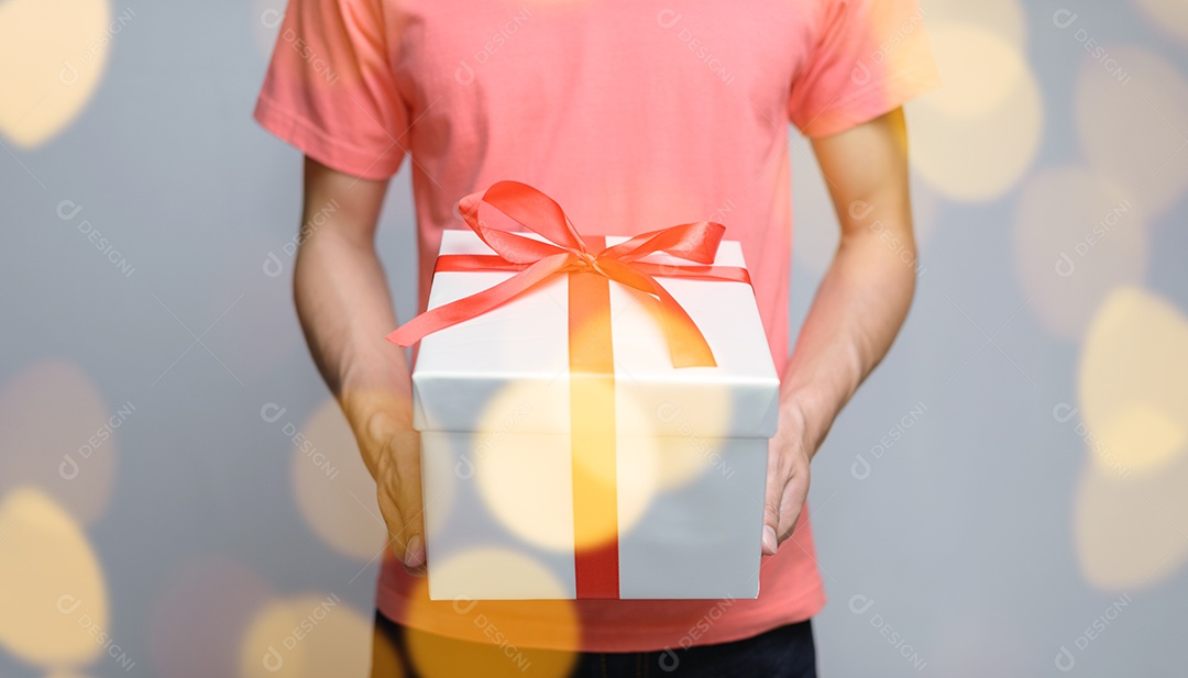 Dar presentes, Natal, Ano Novo, aniversários, casamentos, aniversários durante festivais