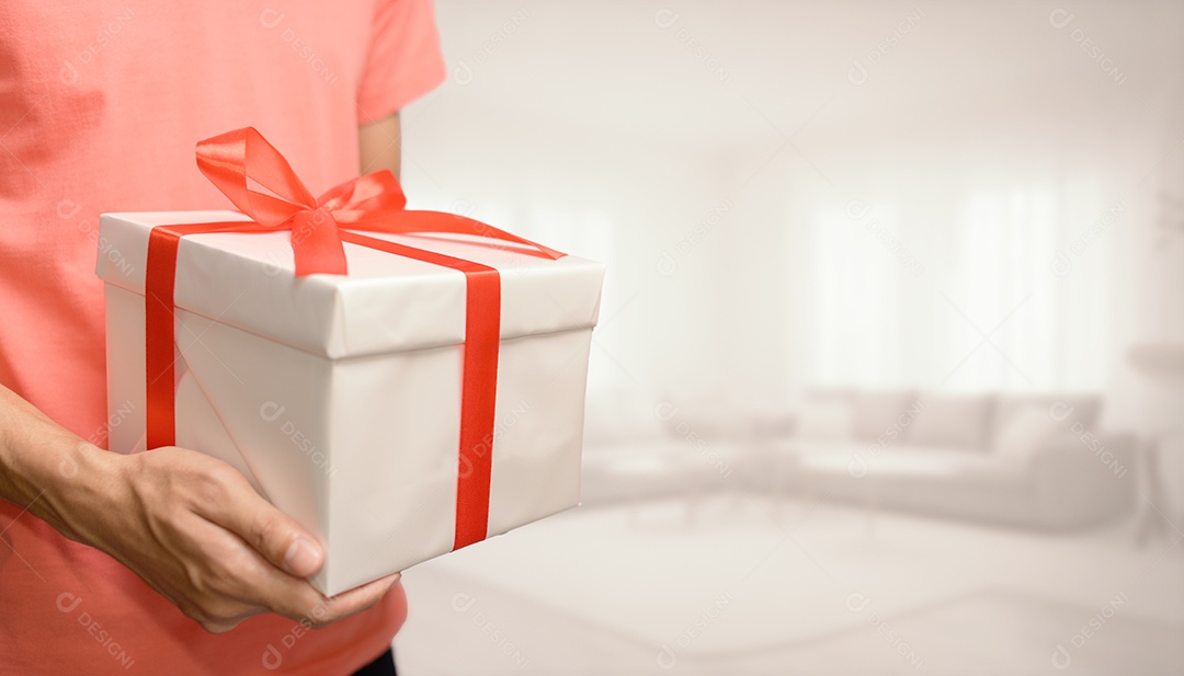 Dar presentes, Natal, Ano Novo, aniversários, casamentos, aniversários durante festivais