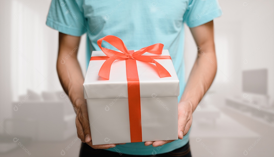 Dar presentes, Natal, Ano Novo, aniversários, casamentos, aniversários durante festivais