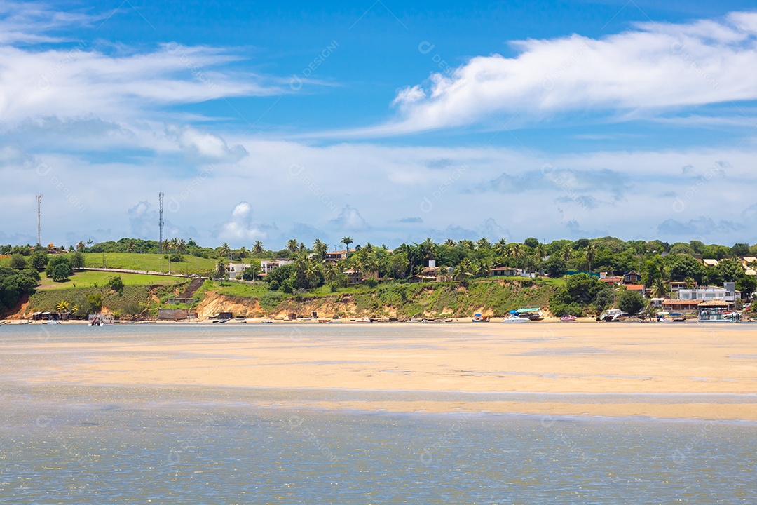 Lago paisagem praia céu azul