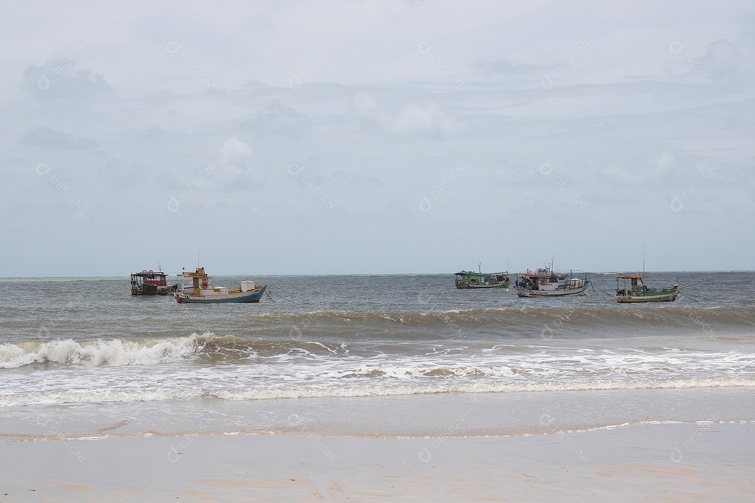 Barcos sobre alto mar