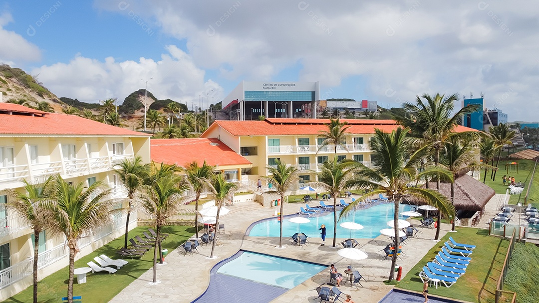 Vista aérea hotel 5 estrelas pousada frente a praia