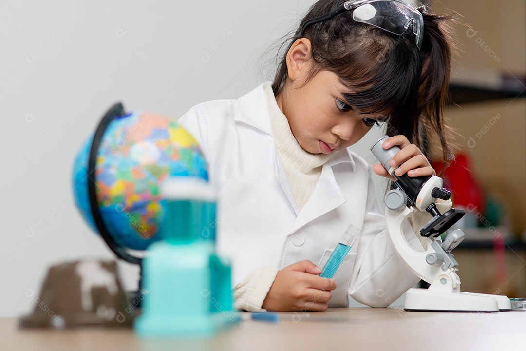 Educação, ciência, química e conceito de crianças.