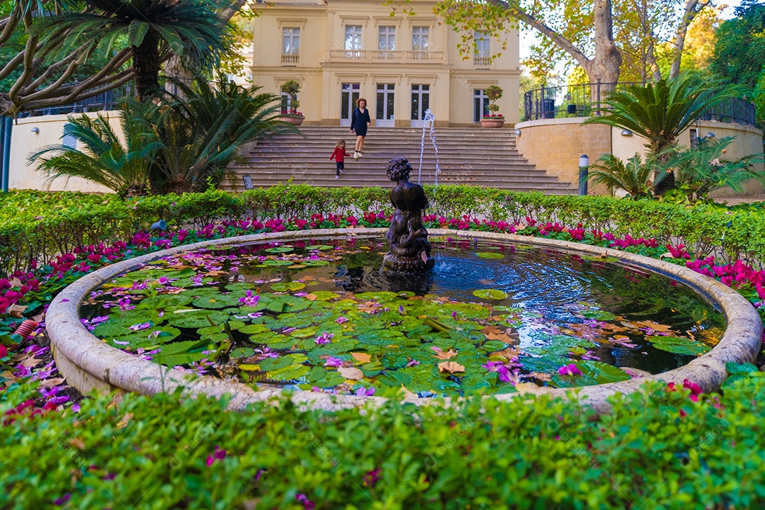 Bela vista da fonte do Jardim Botânico de Málaga