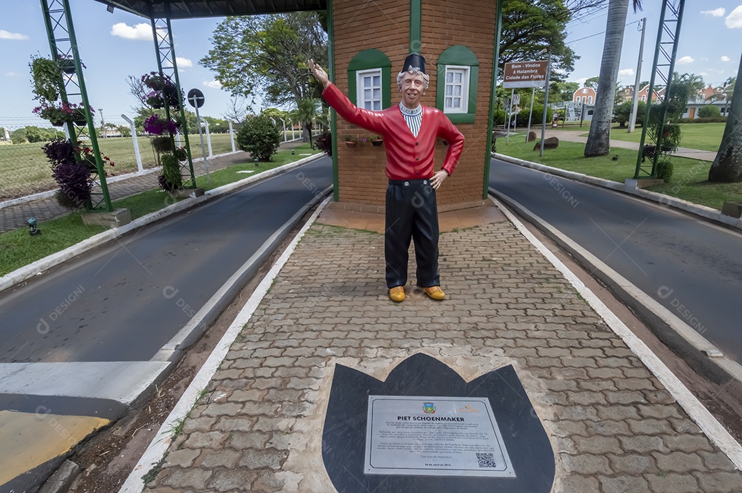 Moinho dos Povos Unidos ou Moinho Holandês, cartão postal e um dos principais pontos turísticos de holambra-sp