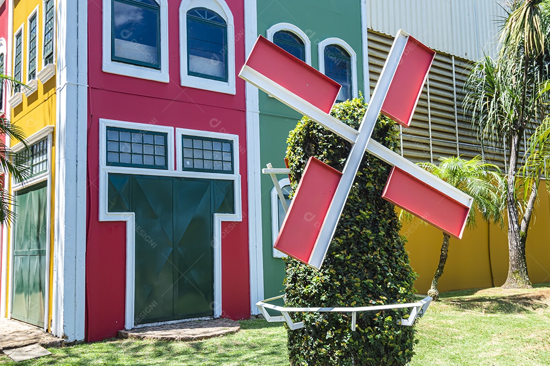 Casinhas coloridas em holambra-sp uma cidade conhecida por ser a cidade das flores