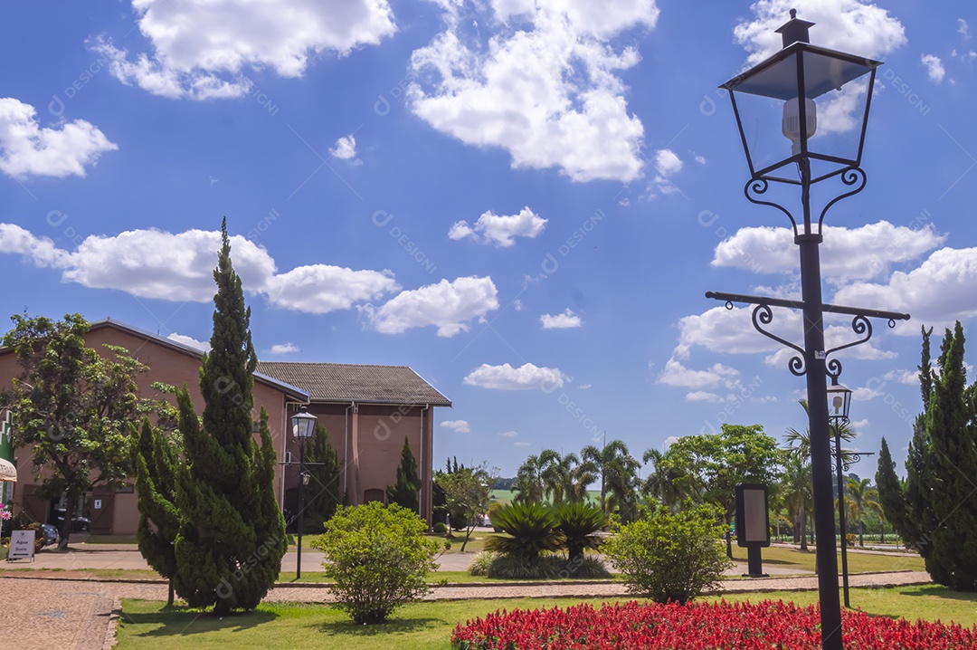 Moinho dos Povos Unidos ou Moinho Holandês, cartão postal e um dos principais pontos turísticos de holambra-sp