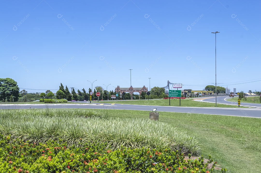 Entrada da cidade uma cidade conhecida por ser a cidade das flores