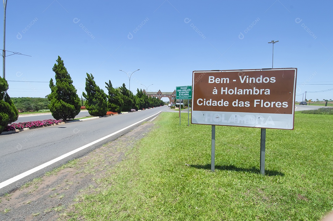 Entrada da cidade de holambra-sp uma cidade conhecida por ser a cidade das flores