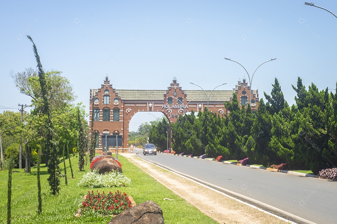 Entrada da cidade de holambra-sp uma cidade conhecida por ser a cidade das flores