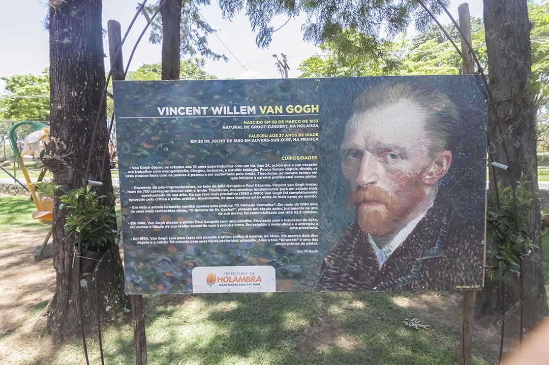 Placa com a história de vicent van gogh escrita em português a placa fica em um parque