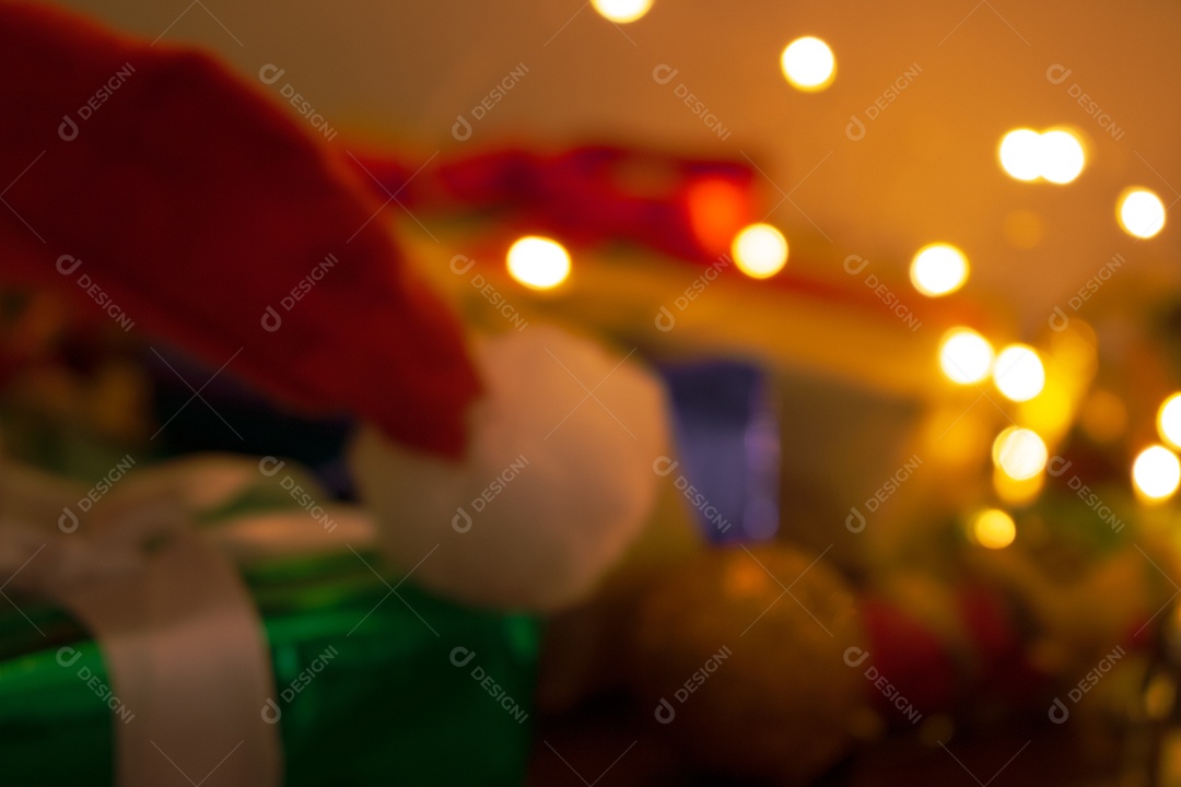 Natal turva fundo com presentes, enfeites e luzes.