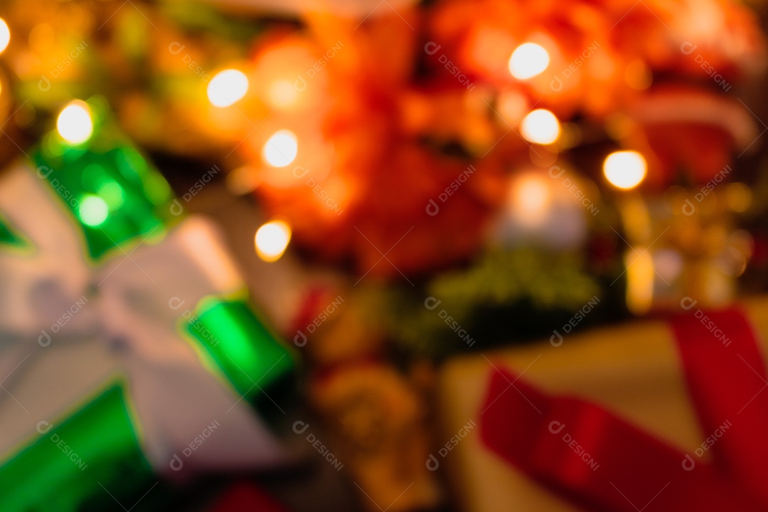Natal turva fundo com presentes, enfeites e luzes.