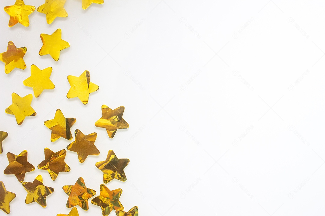 estrelas douradas sobre um fundo branco - ano novo