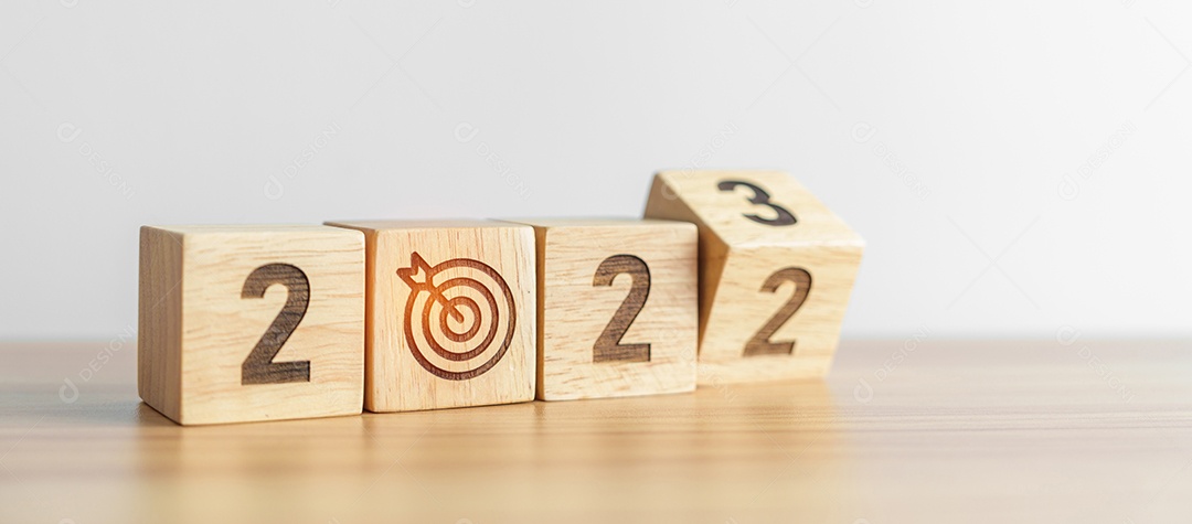 Mudança de 2022 para bloco do ano de 2023 com ícone de alvo de dardos. Meta, Alvo