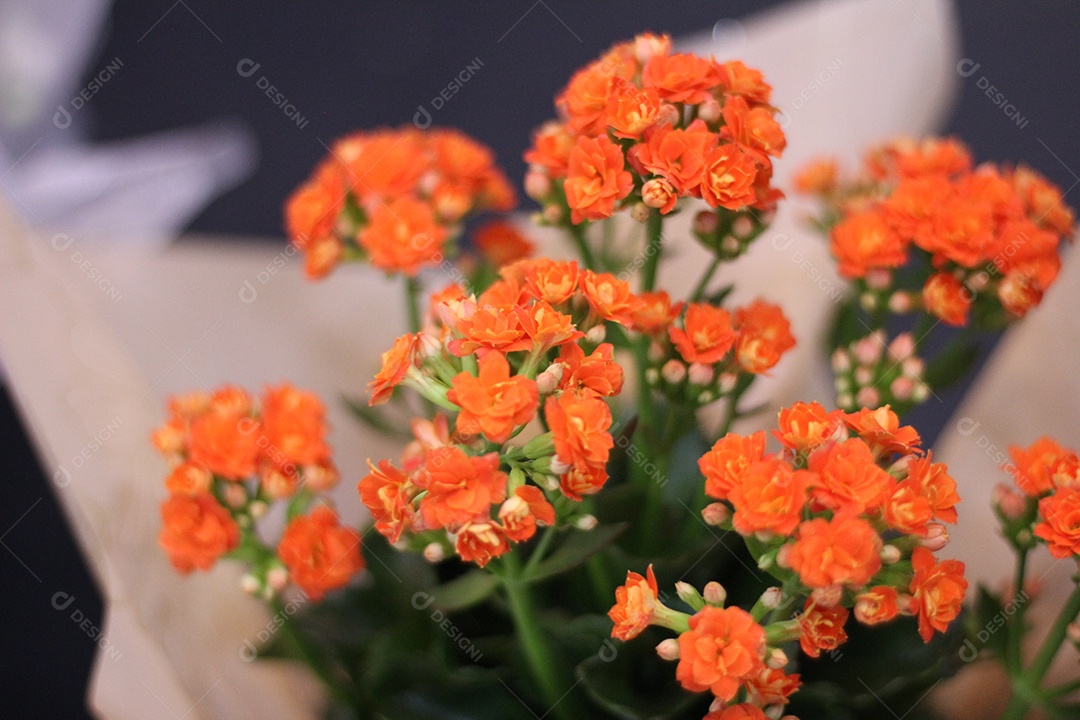 Buquê flores mesa de casamento