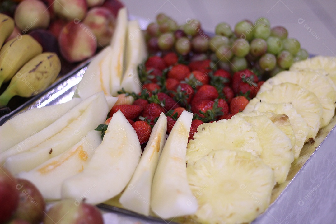Mesa de frutas sobre uma mesa ceia