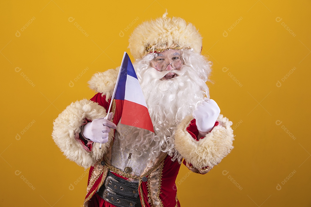 Papai Noel segurando bandeira francesa torcendo para a França