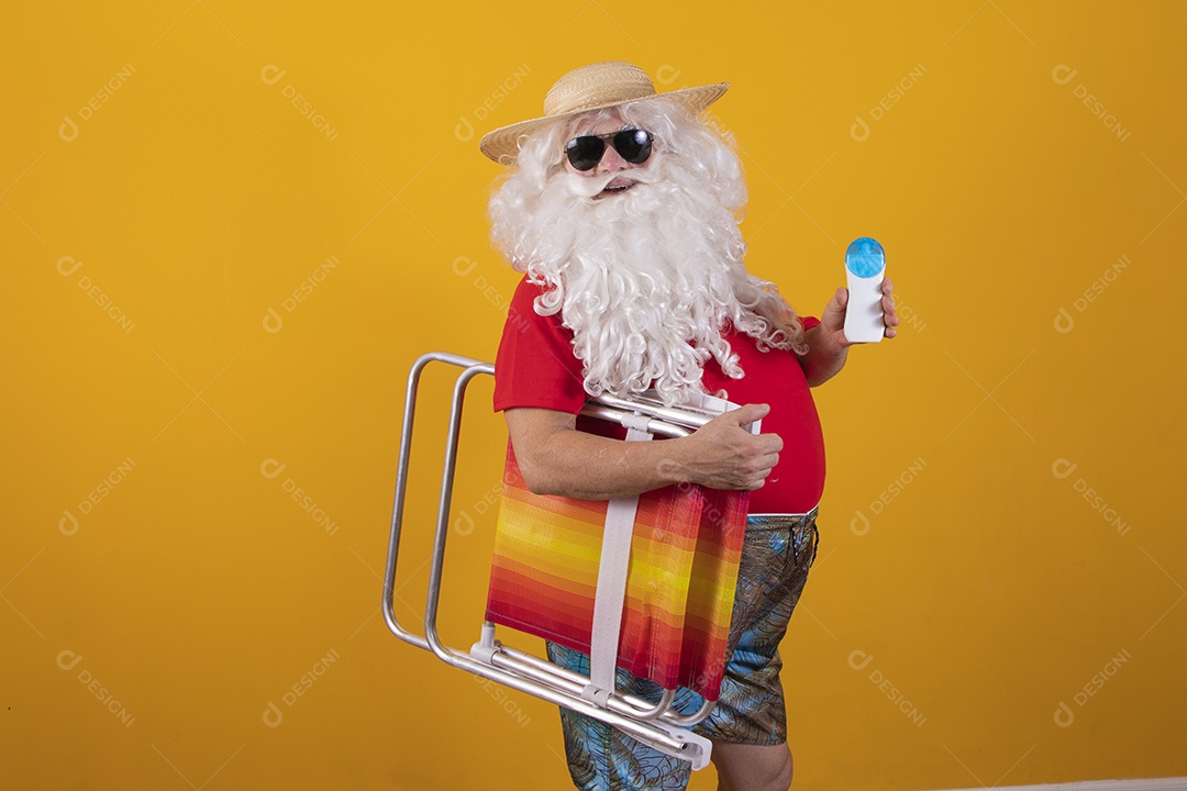 Papai Noel tirando ferias verão praia