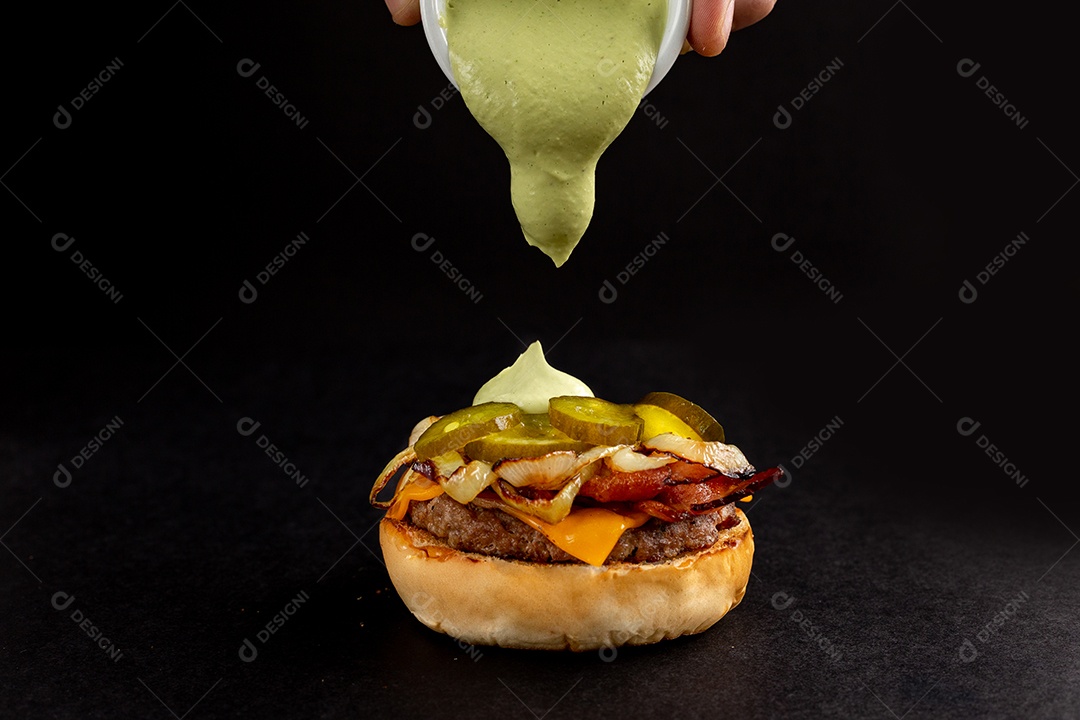 Hamburguer hamburgueria pão carne bacon queijo cheddar cebola alface molho tomate