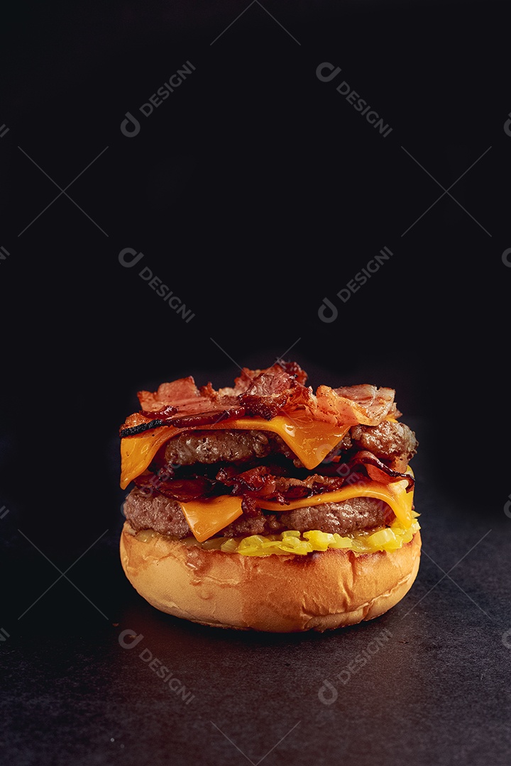 Hamburguer hamburgueria pão carne bacon queijo cheddar cebola alface molho tomate