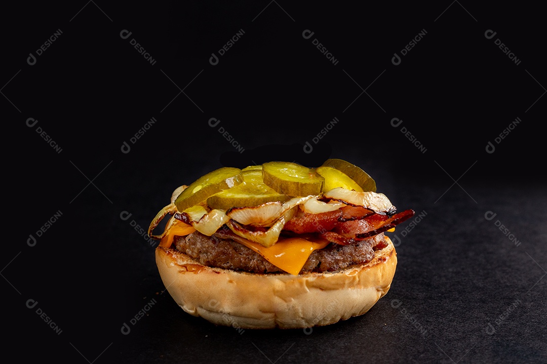 Hamburguer hamburgueria pão carne bacon queijo cheddar cebola alface molho tomate