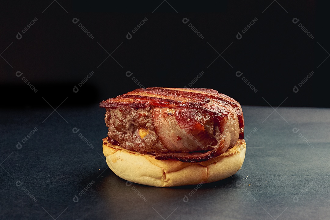 Hamburguer hamburgueria pão carne bacon queijo cheddar cebola alface molho tomate