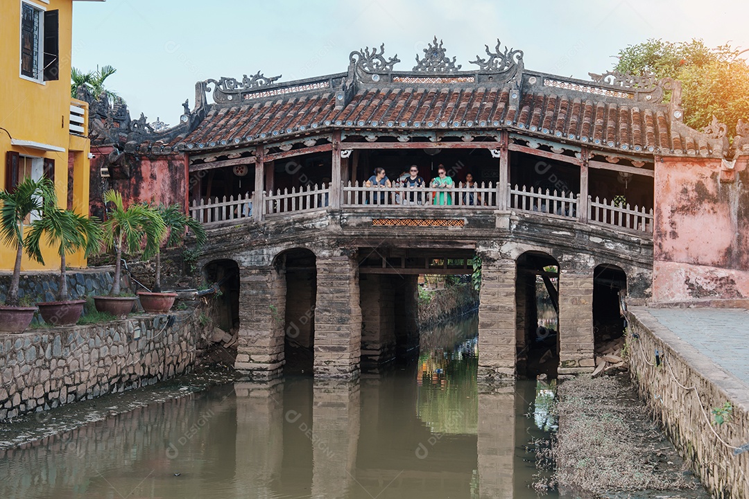 Ponte coberta japonesa ou templo