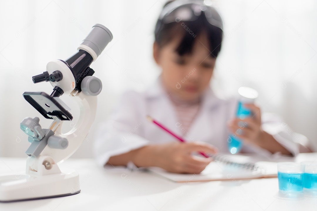 Educação, ciência, química e conceito de criança